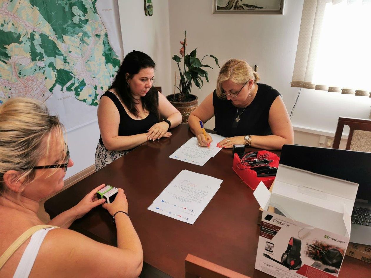 Jeżów Sudecki: Laptopy dla szkół