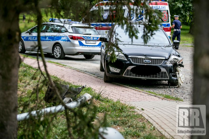 Kamienna Góra: Autem w latarnię