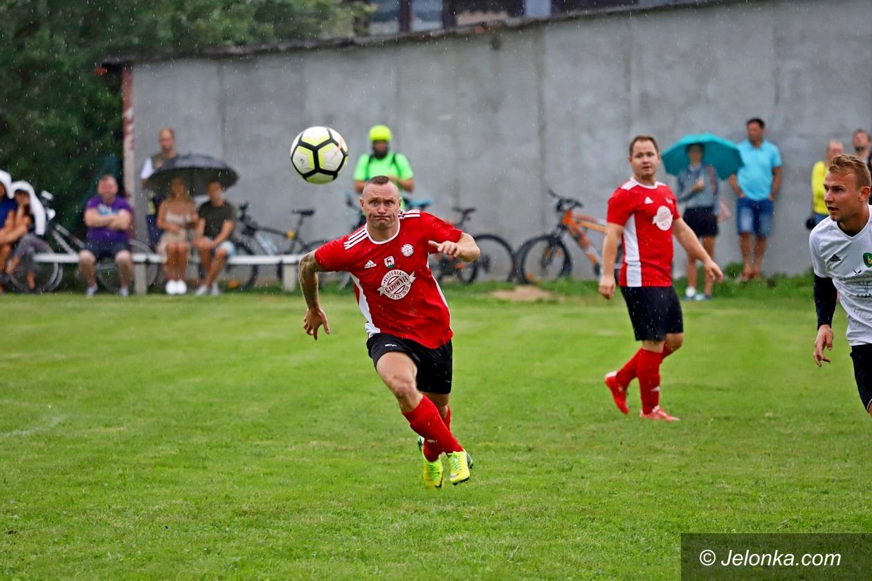 Jelenia Góra: Za niskie loty Orła, Pub Gol zwycięski!