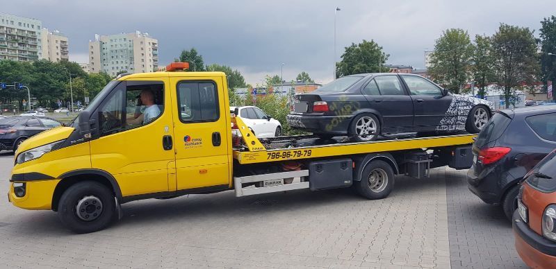 Jelenia Góra: Wraki znikają z ulic