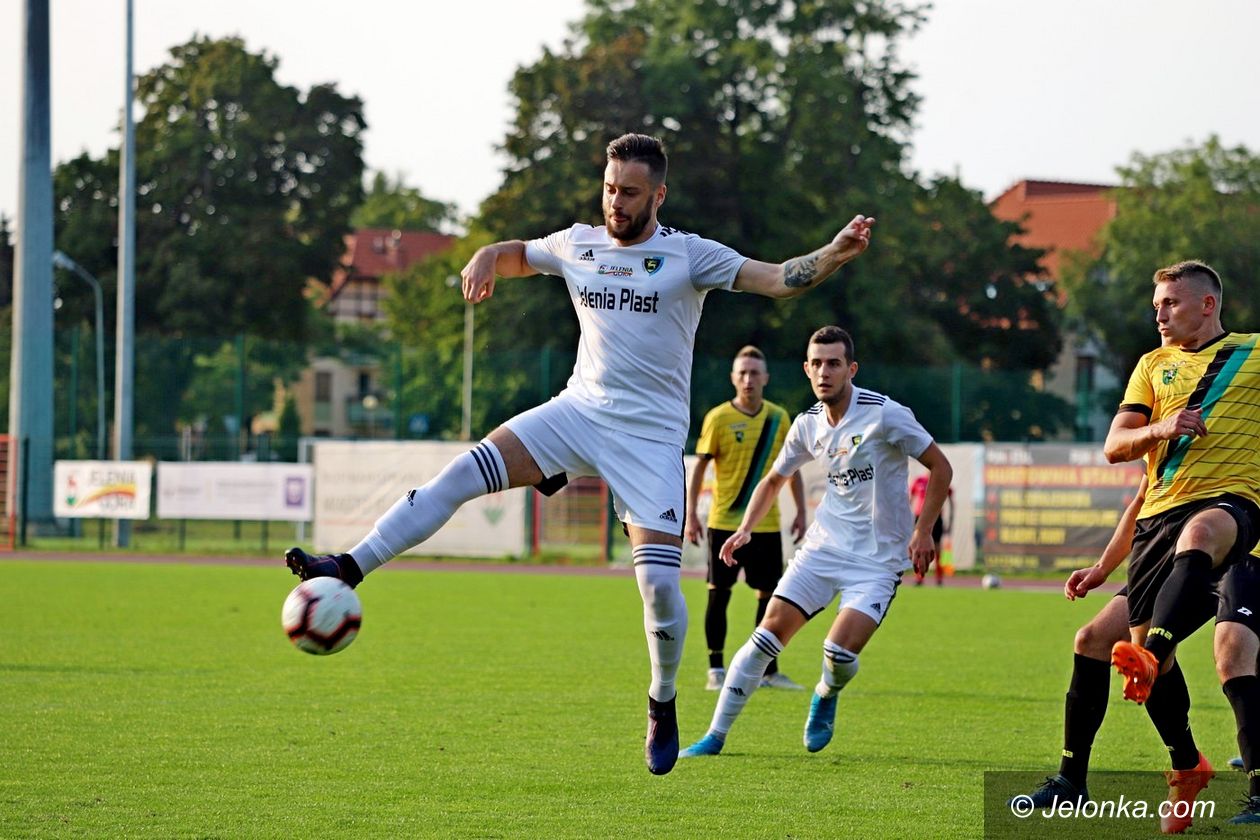 Jelenia Góra: Karkonosze nie zwalniają tempa