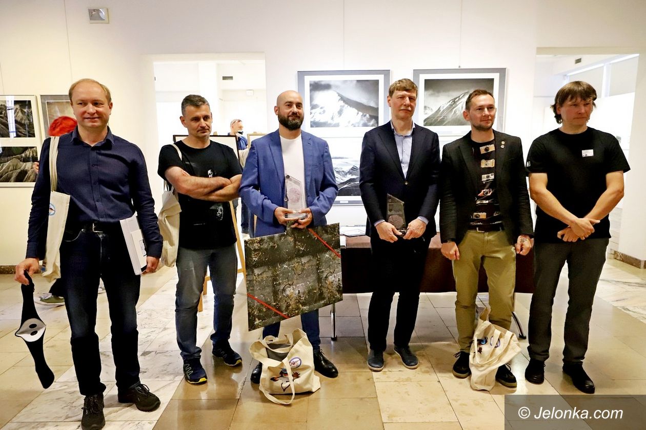 Jelenia Góra: XXI Biennale Fotografii Górskiej rozpoczęte