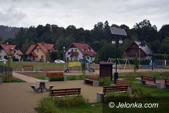 Mysłakowice: Plac "Tęcza" gotowy