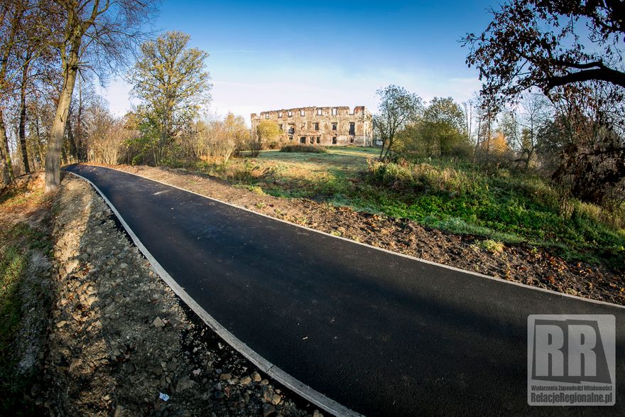 Kamienna Góra: Trwa budowa odnogi ścieżki rowerowej