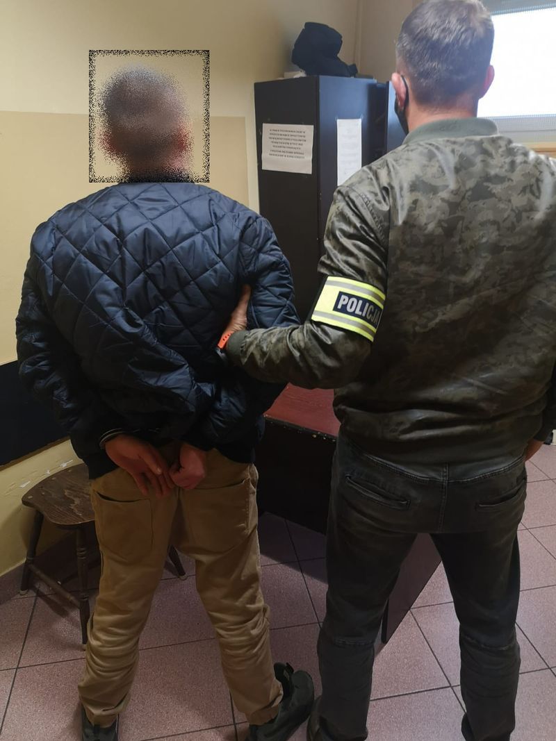 Piechowice: Odpowie za kradzież i posiadanie broni gazowej