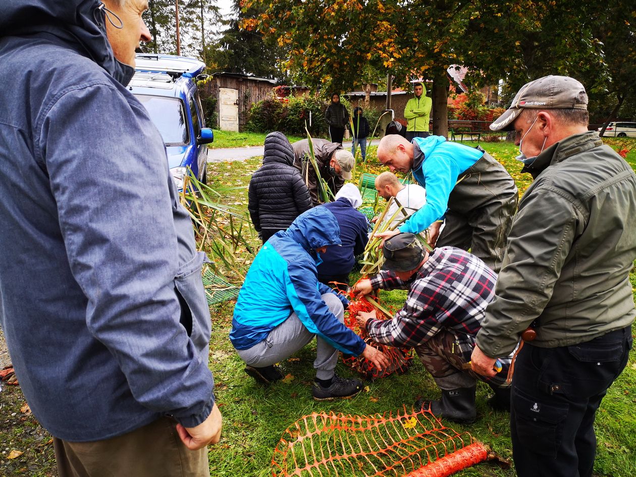 Janowice Wielkie: Wędkarze ratowali staw