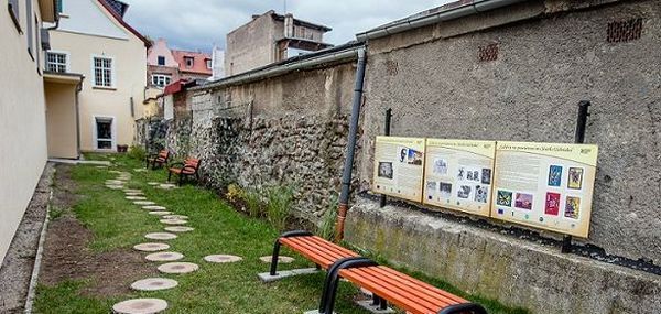 Kowary: Przyszkolna galeria
