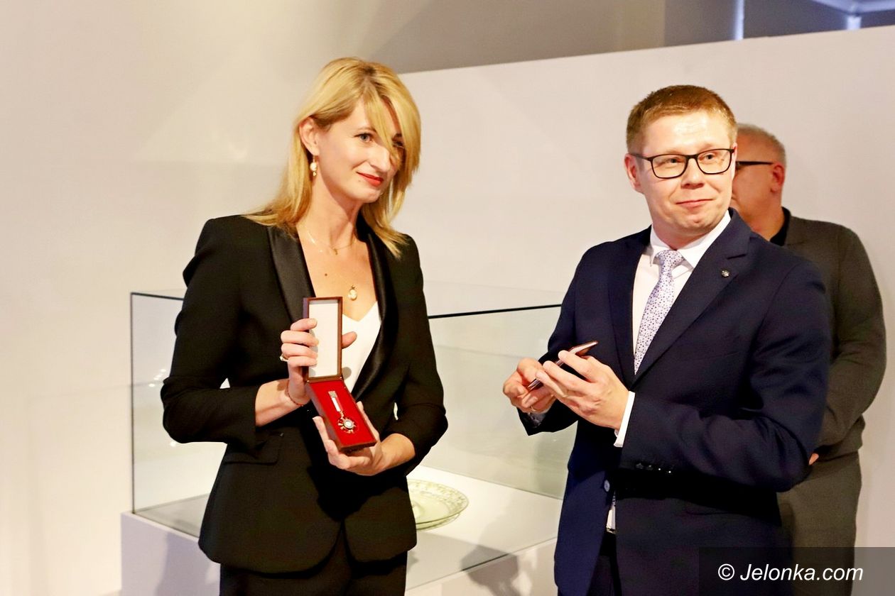 Jelenia Góra: Eliza Szwed z medalem od ministra kultury