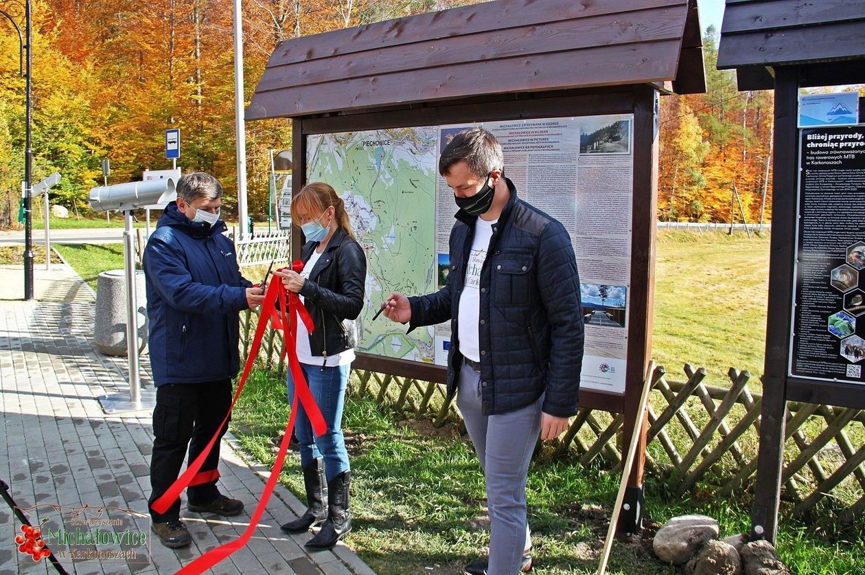 Piechowice: Skromne otwarcie ścieżki edukacyjno–turystycznej
