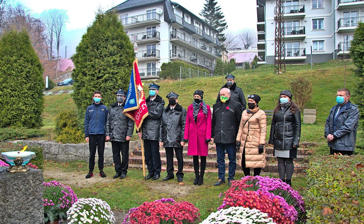 Szklarska Poręba: Skromnie i patriotycznie