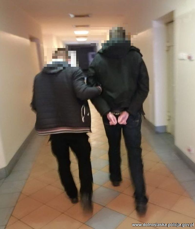Pieńsk: Postrzelił psa z kuszy