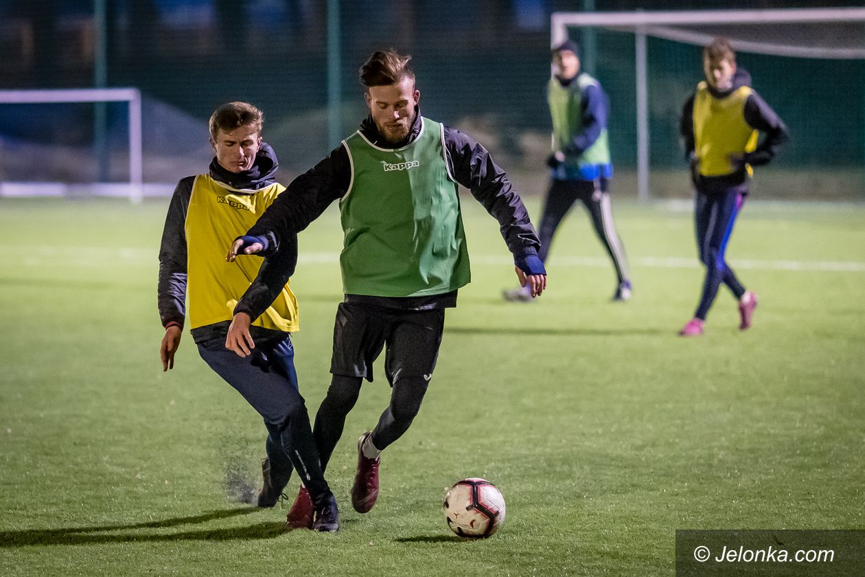 Jelenia Góra: Wewnętrzny sparing z rekrutacją