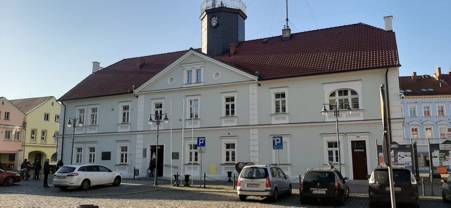 Leśna: Nowa elewacja ratusza