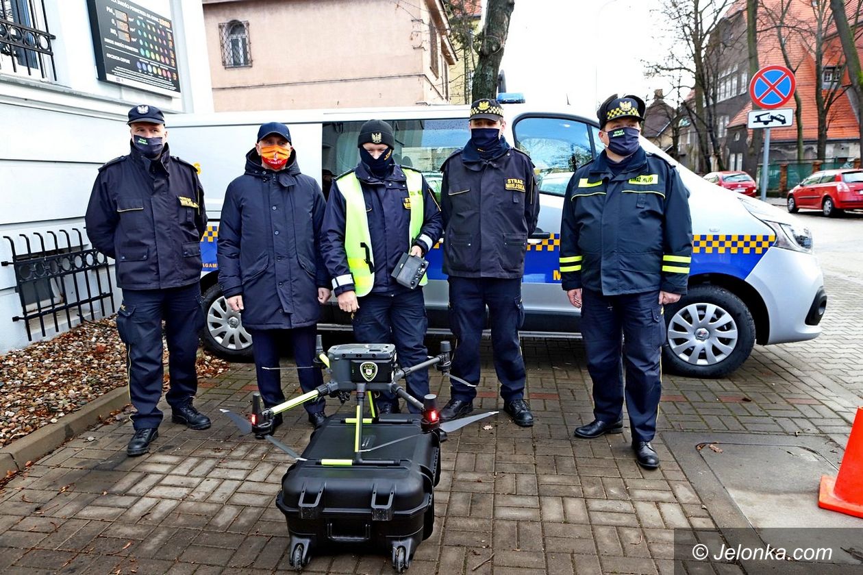 Jelenia Góra: SM z dronem antysmogowym
