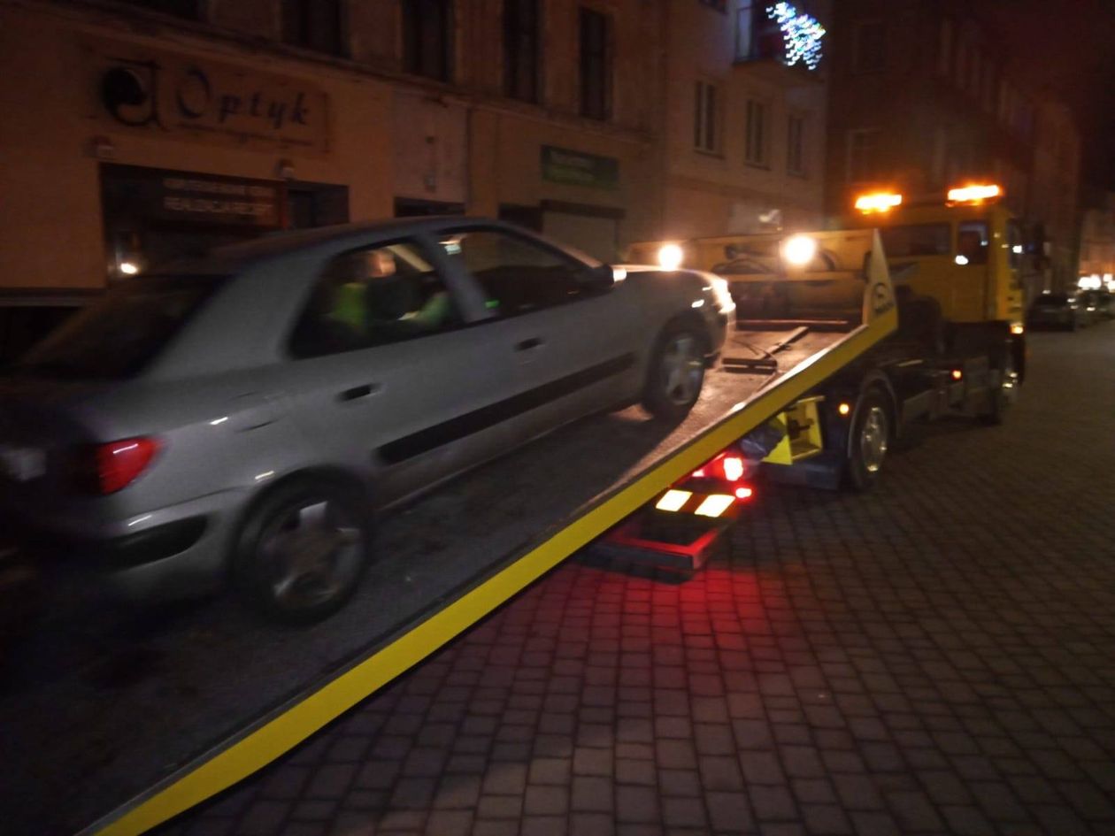 Kamienna Góra: Kierowca z zakazem sądowym i narkotykami