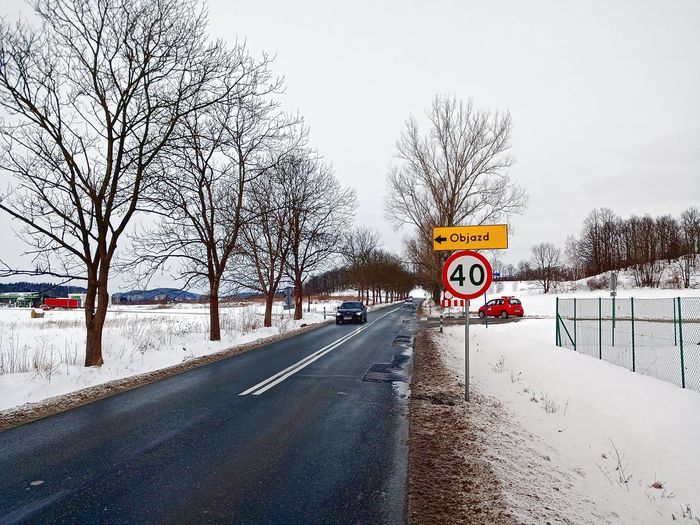 Łomnica: Zapadlisko na drodze