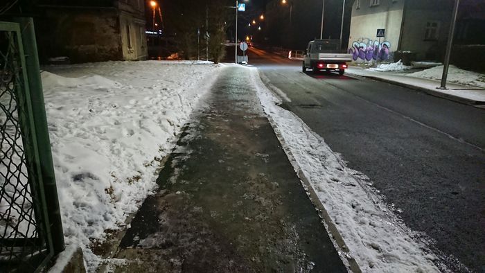 Jelenia Góra: Chodnik już bezpieczny