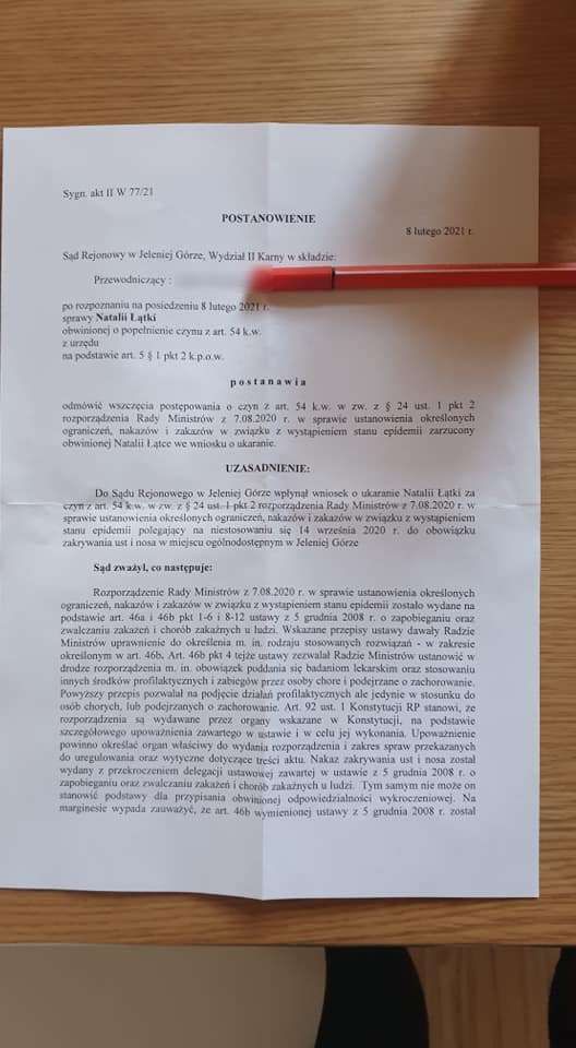 Jelenia Góra: Sąd nie ukarał za brak maseczki