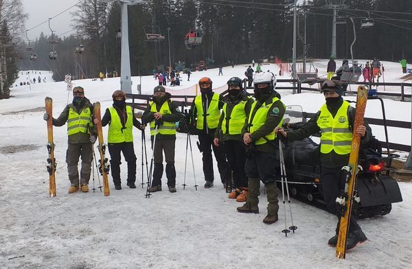 Powiat: Policjanci na stokach