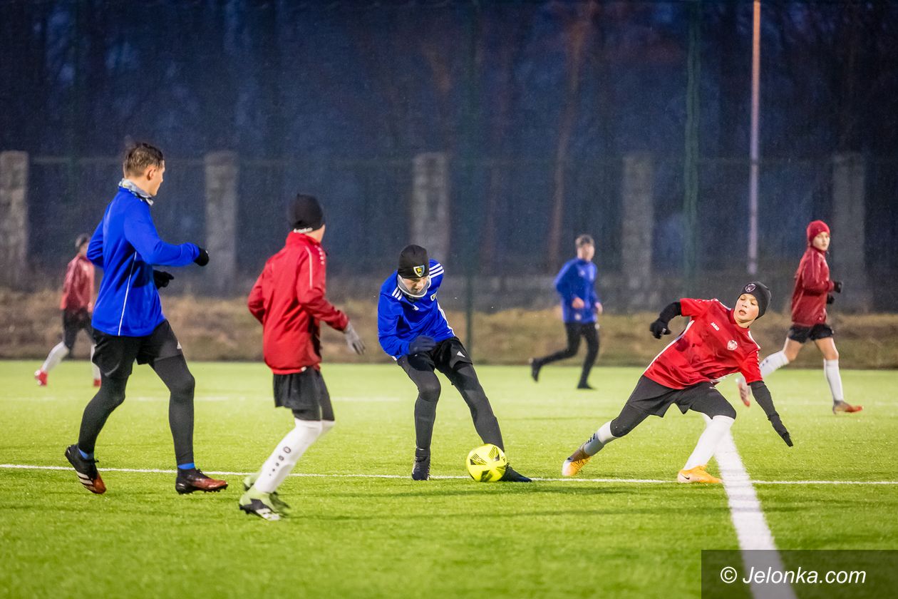 Jelenia Góra: Towarzyskie derby dla biało–niebieskich