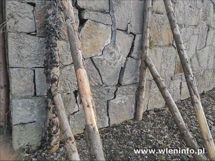 Wleń: A mur niszczeje...