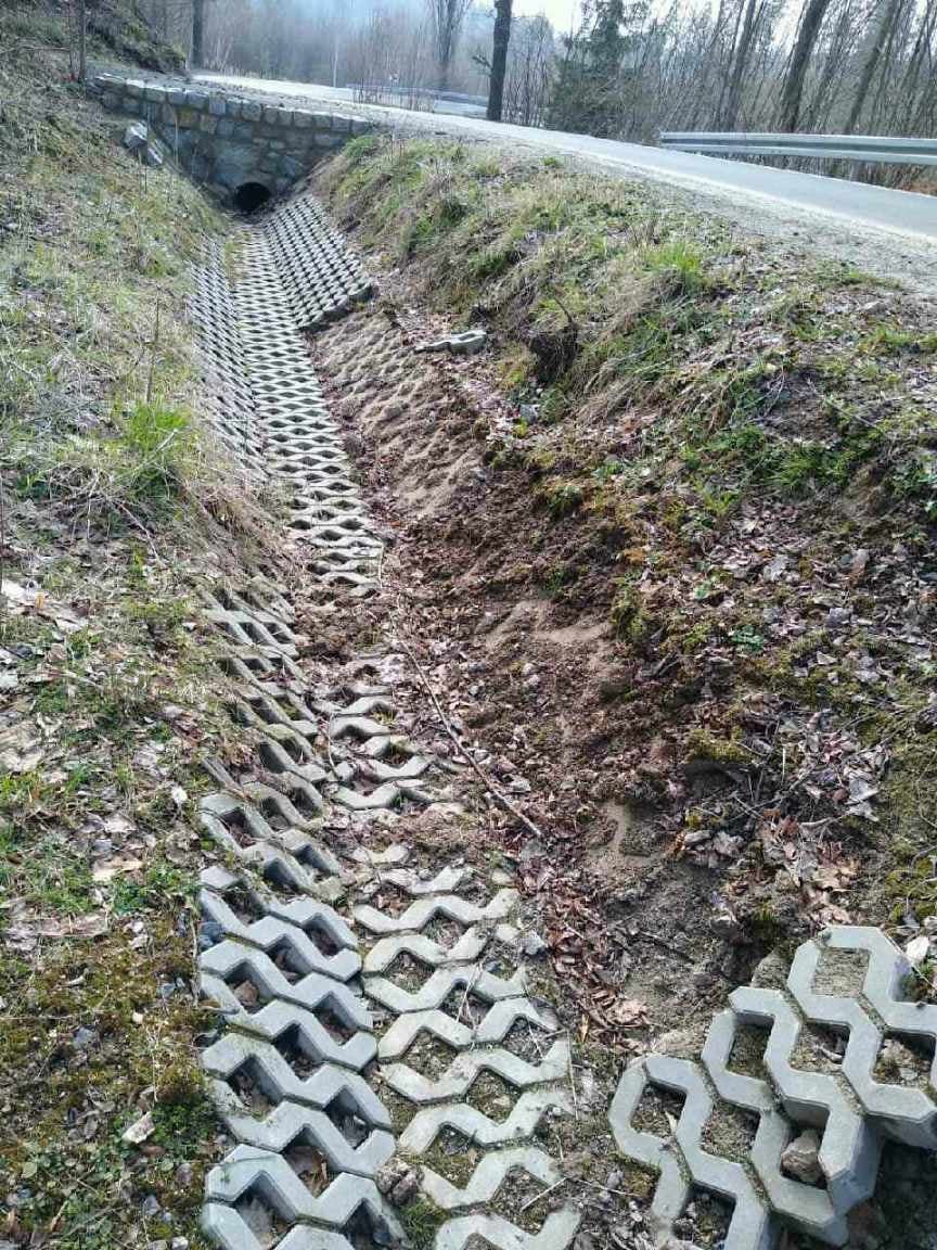 Powiat: Kradzież na drodze
