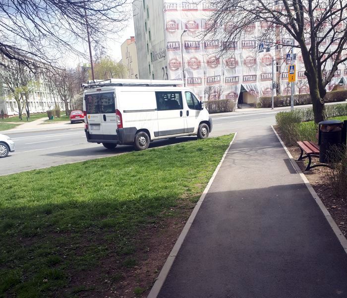 Jelenia Góra: Tak nie wolno parkować!