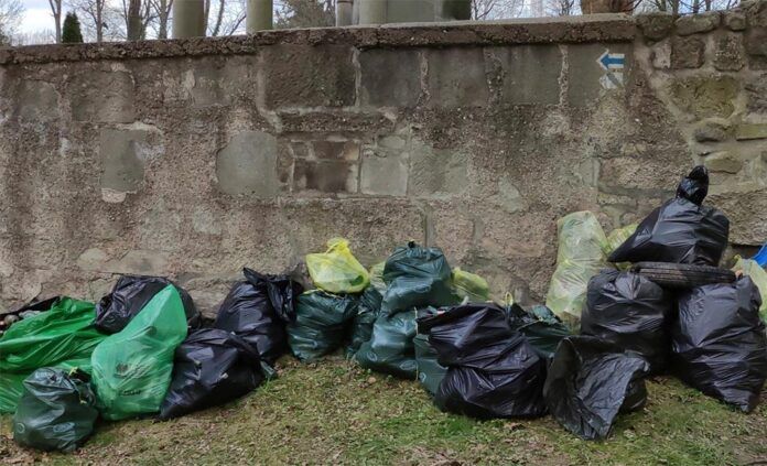 Lwówek Śląski: Uprzątnęli górkę