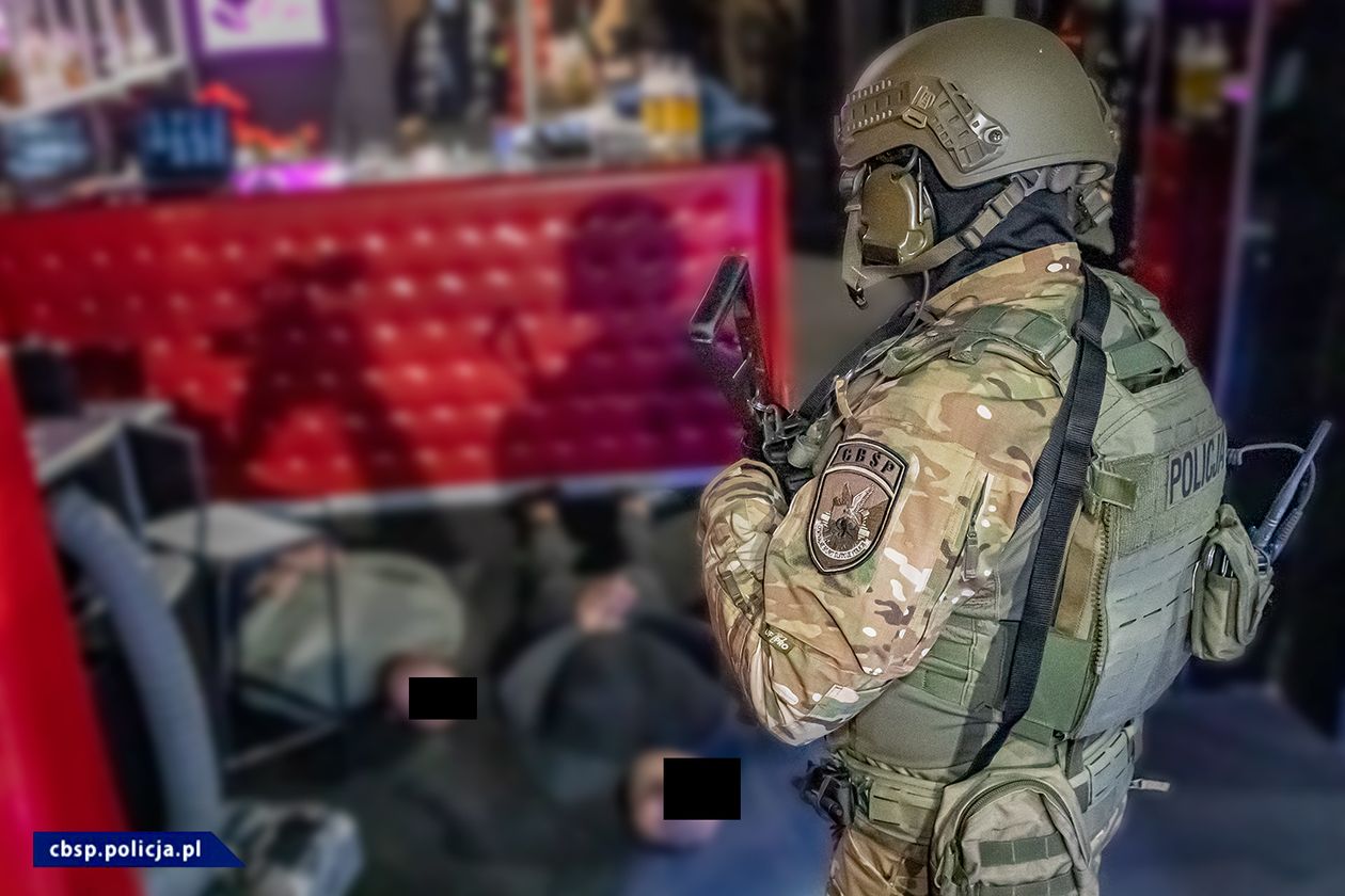 Region: Policjanci w gangu