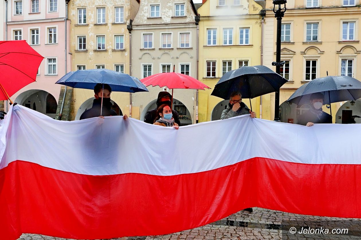 Jelenia Góra: Święto flagi symbolicznie