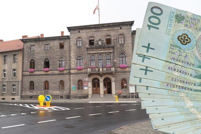 Powiat Lwówecki: Dla kogo pieniądze?
