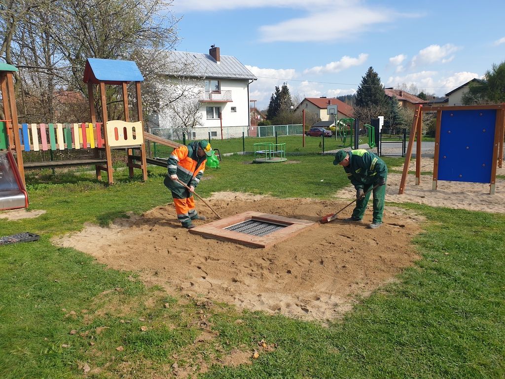 Jelenia Góra: Place zabaw bezpieczne