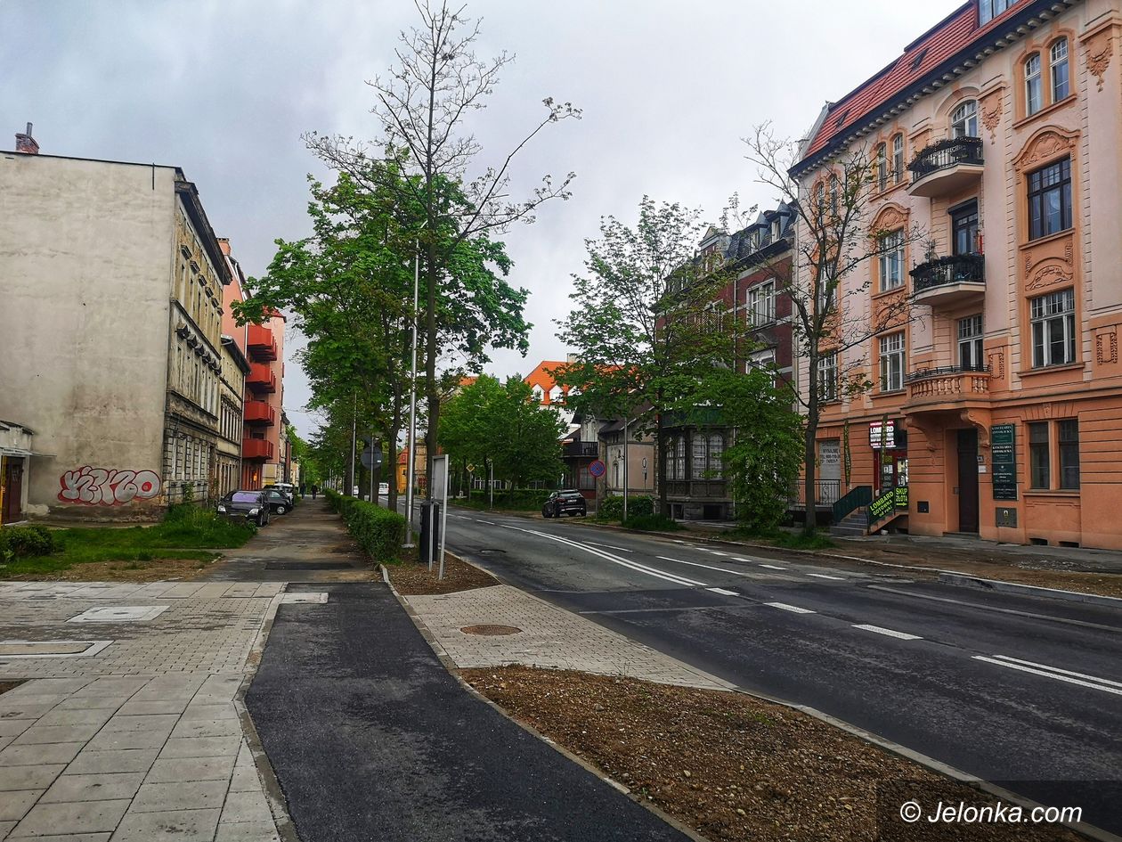 Jelenia Góra: Drugi etap remontu Wojska Polskiego z opóźnieniem