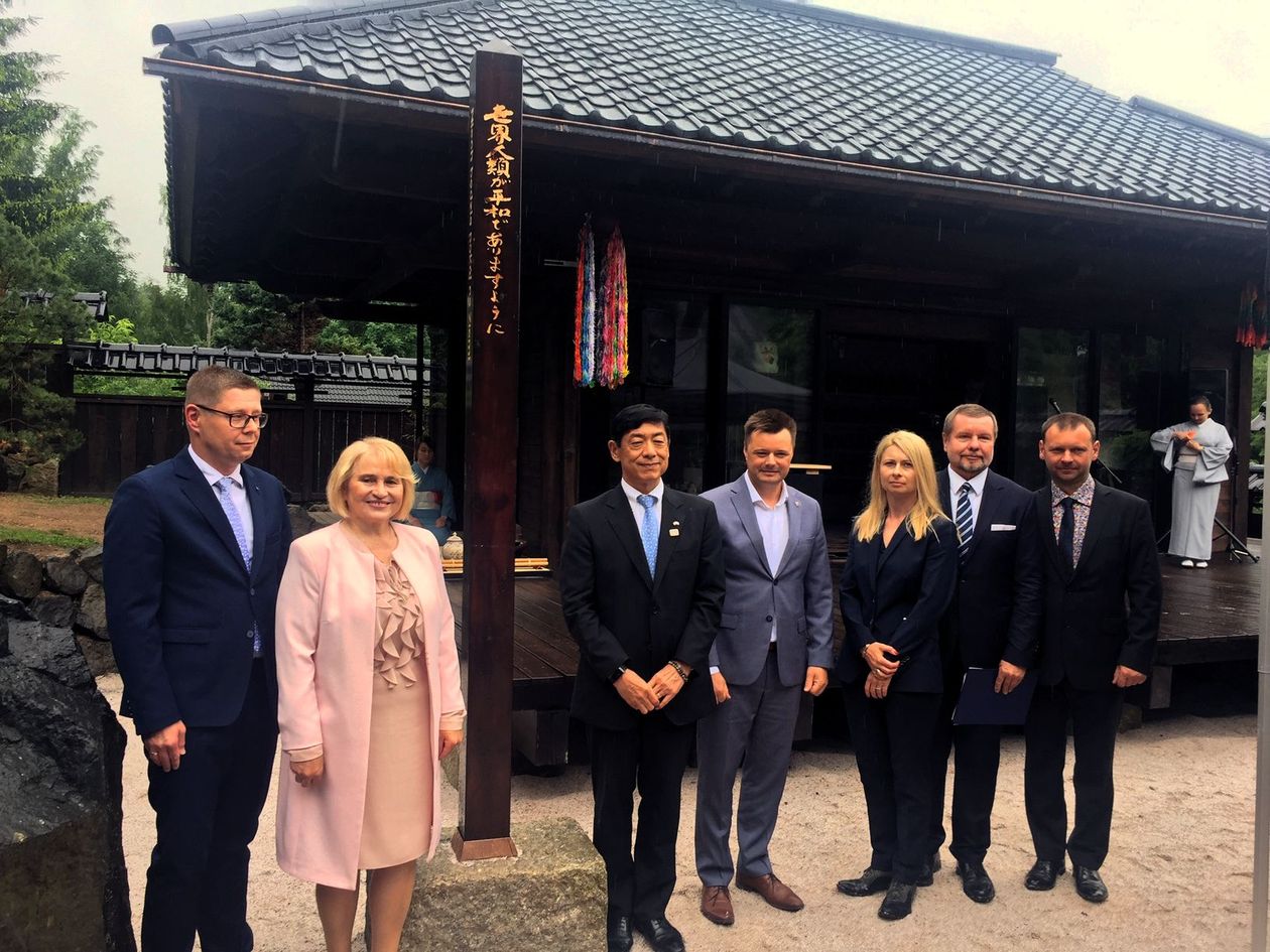 Przesieka: Ambasador Japonii w Ogrodzie Siruwia