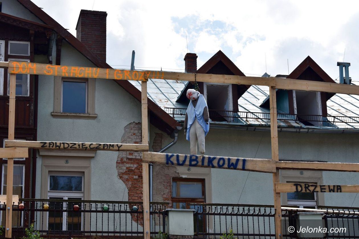 Karpacz: Wisząca kukła to groźba, czy żart?