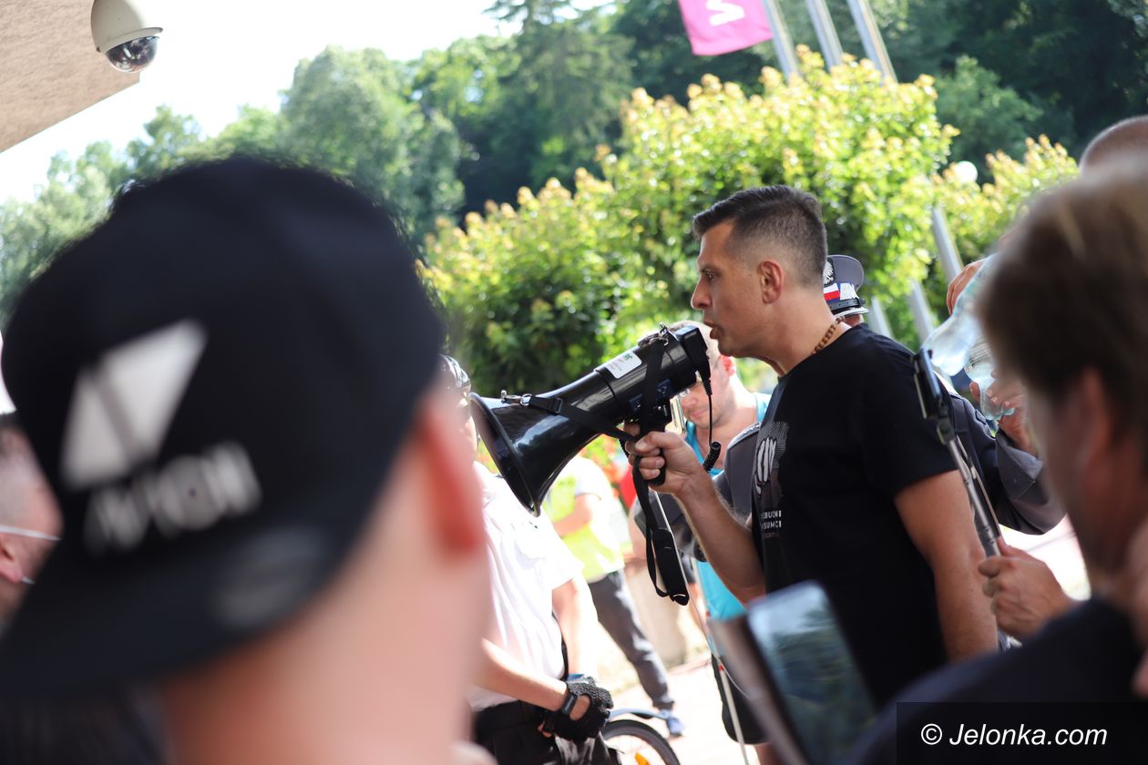 Jelenia Góra: Spotkanie PiS zakłócone