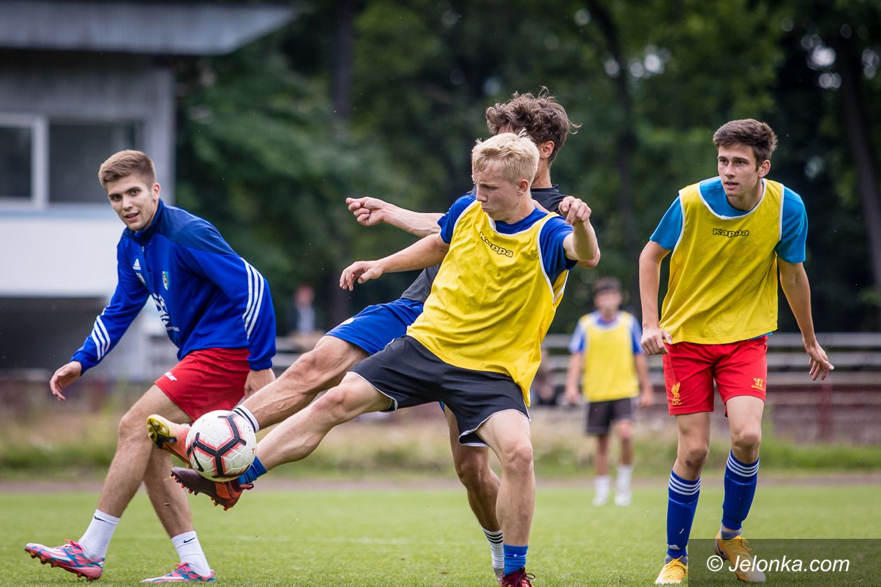 Jelenia Góra: Wewnętrzny sparing Karkonoszy