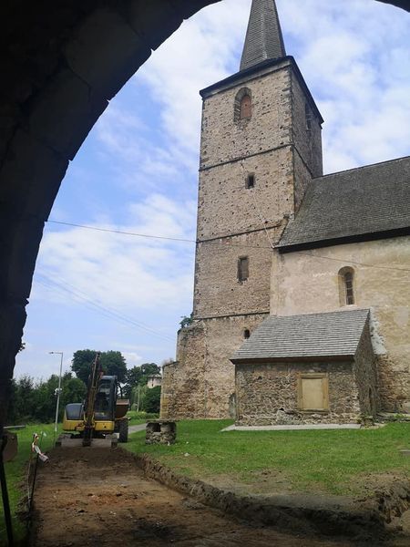 Świerzawa: Prace przy kościele