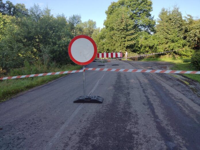 Pławna k. Lubomierza: Most  nieprzejezdny