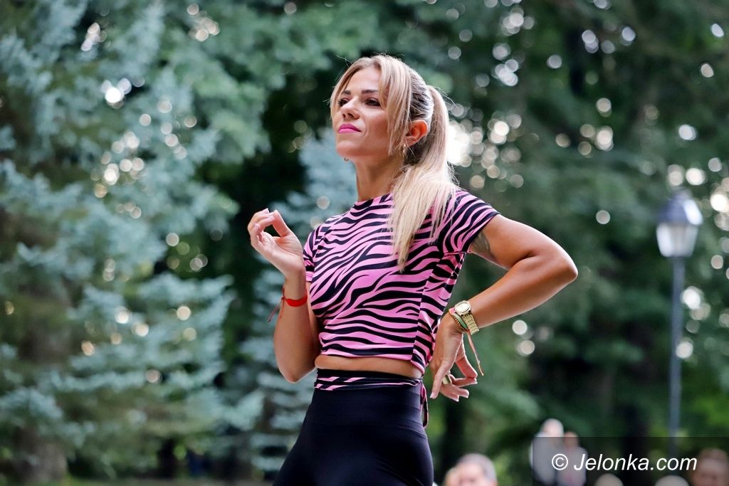 Jelenia Góra: Wakacyjna salsa w Parku Norweskim