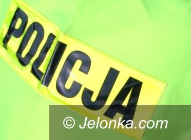 Jelenia Góra: Awanturował się w autobusie, a później wyważył w nim drzwi