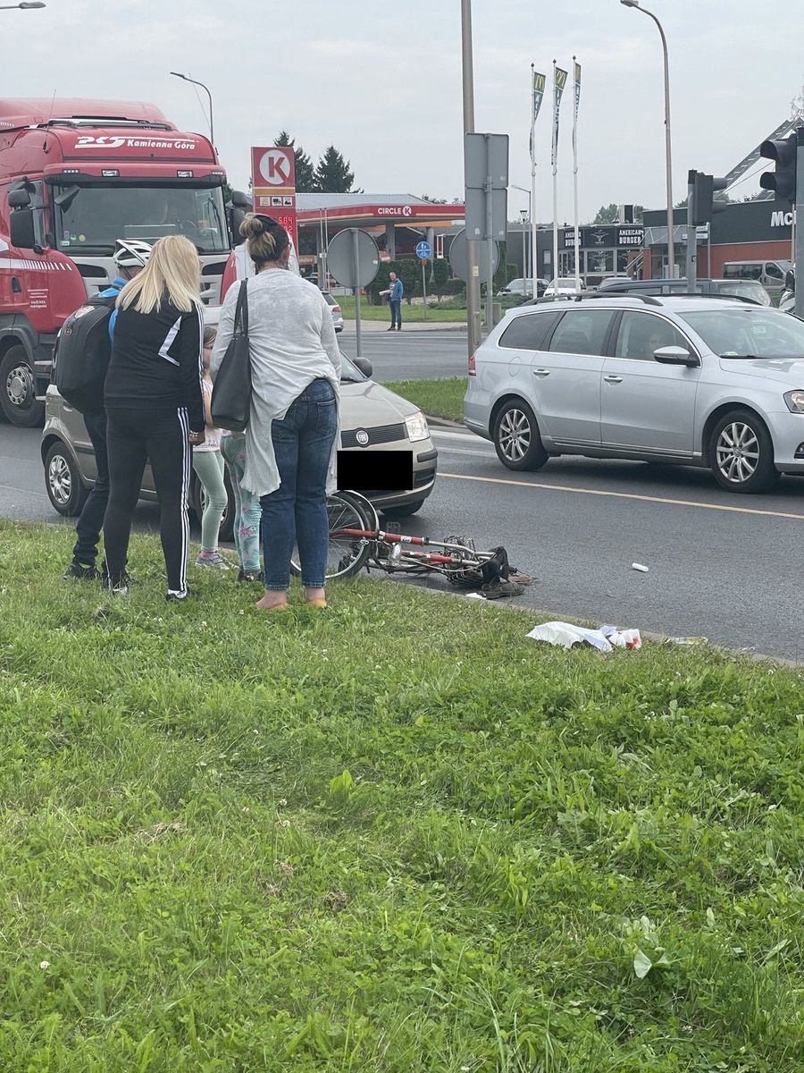 Jelenia Góra: Potrącenie rowerzysty