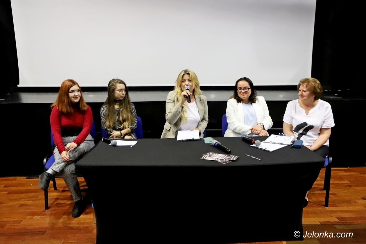 Jelenia Góra: Posłanka Lewicy: Bóg alimentów nie płacił