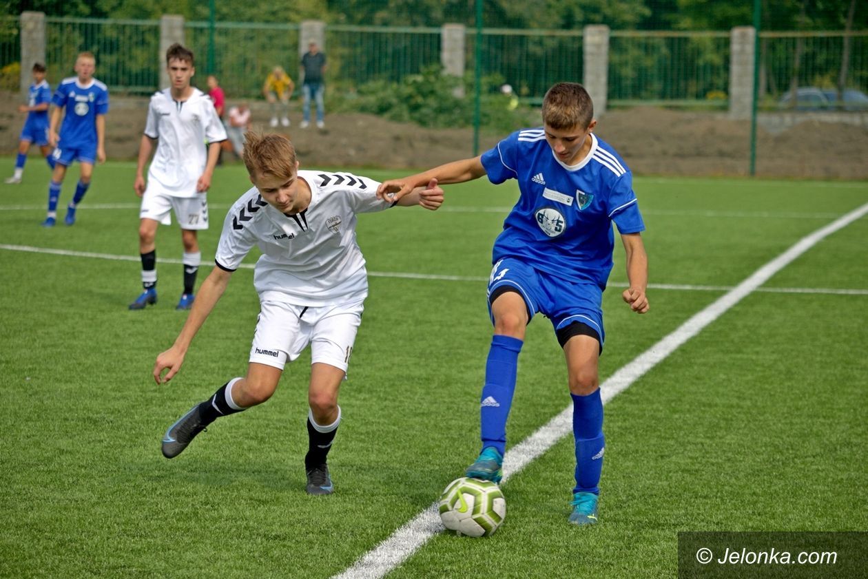 Jelenia Góra: Juniorzy młodsi wiceliderem