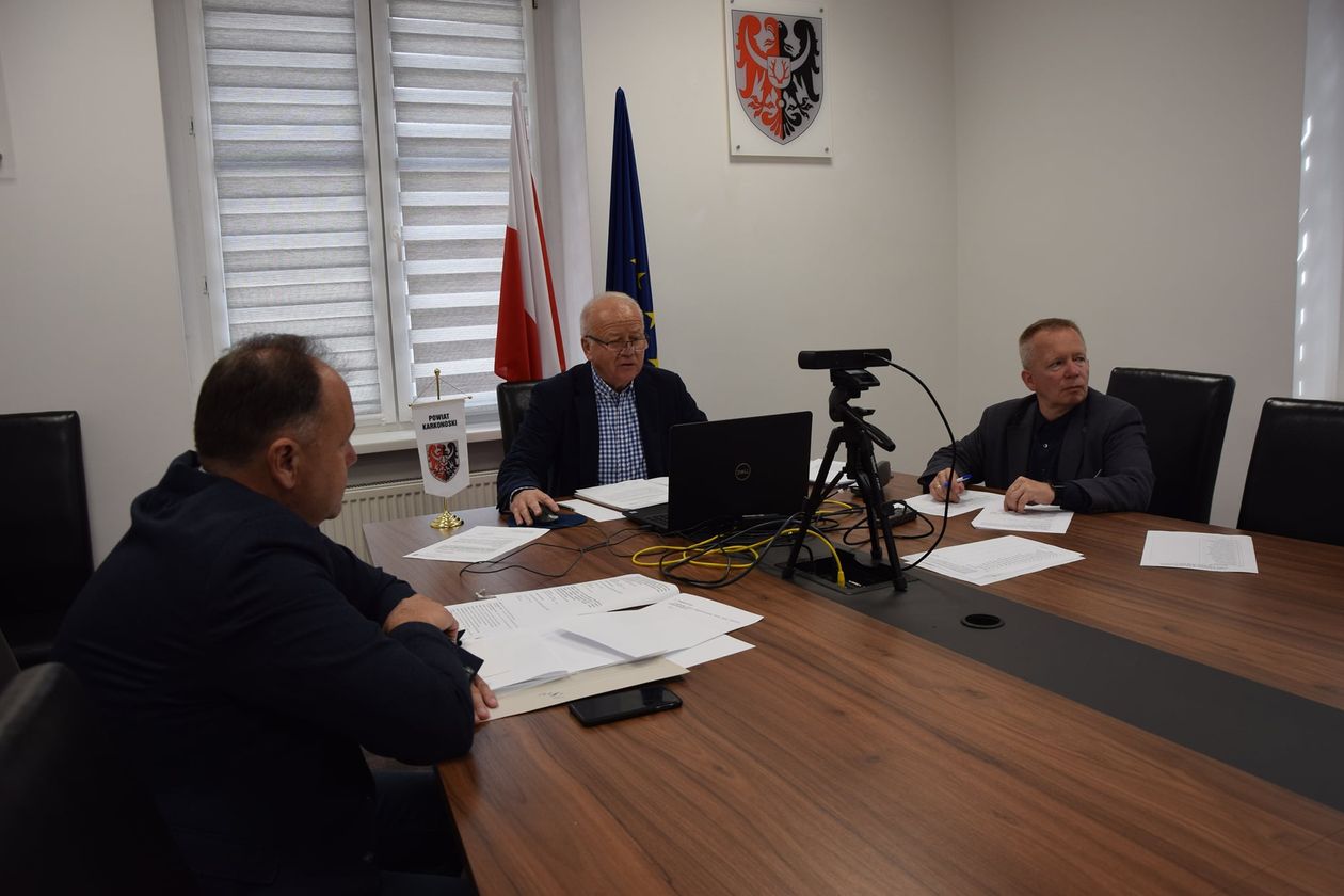 Powiat: Na sesji powiatu o współpracy ratowników