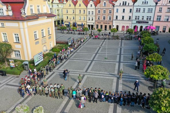 Bolesławiec: Apel w rynku pamięci Szarych Szeregów