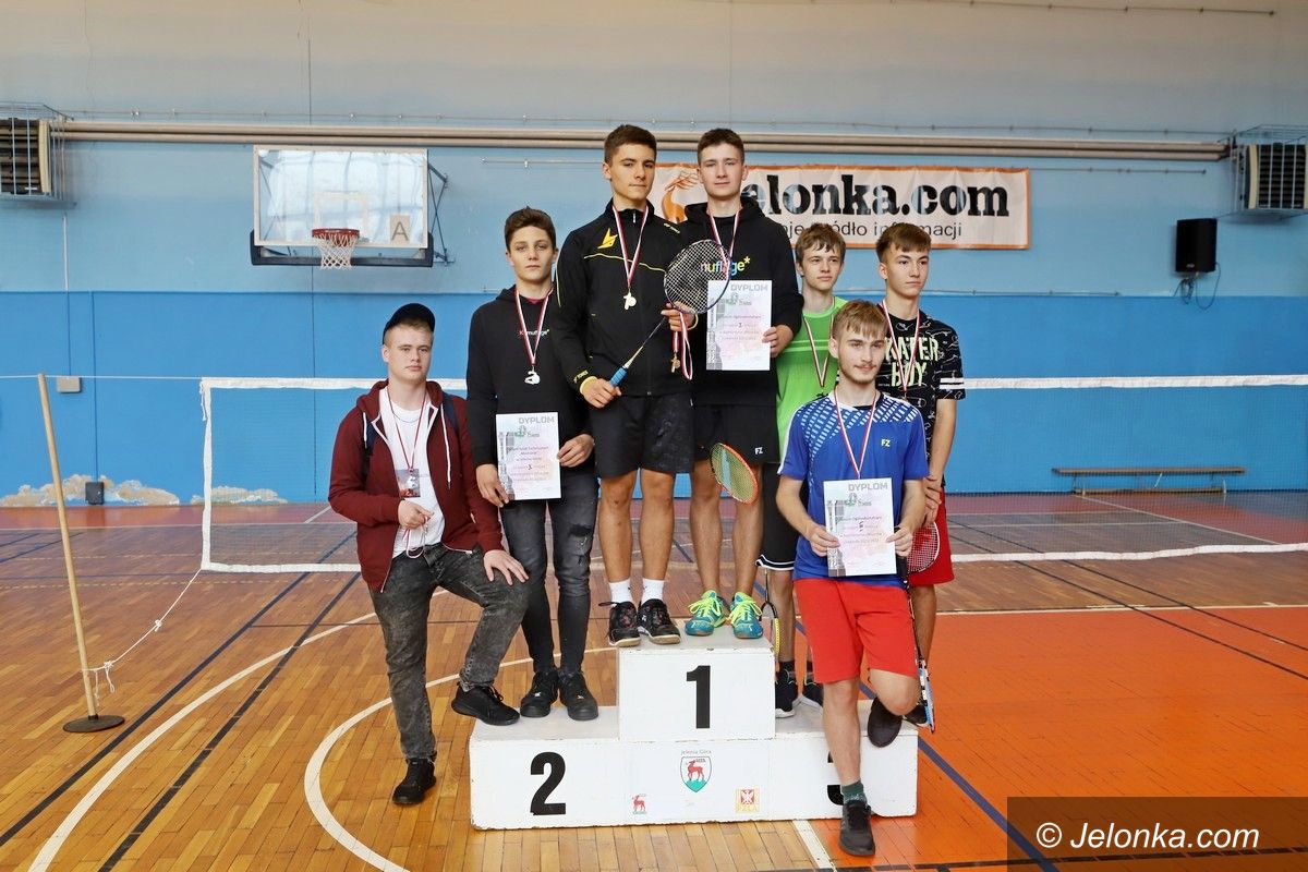 Jelenia Góra: Szkolni mistrzowie w badmintonie