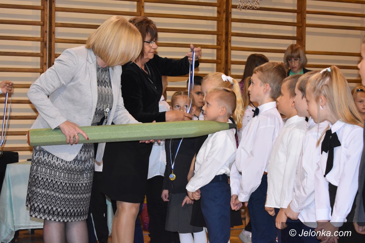 Jelenia Góra: Pasowanie w SP nr 8