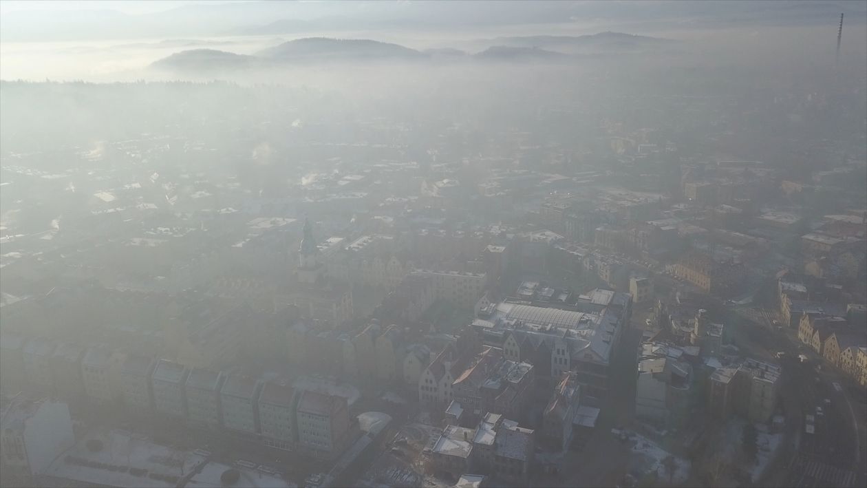 Jelenia Góra: Dodatkowe 20 mln zł na wymianę kopciuchów