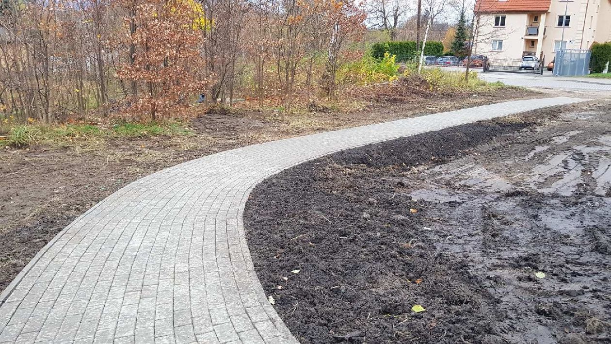 Kowary: Budowa zejścia z Orlika